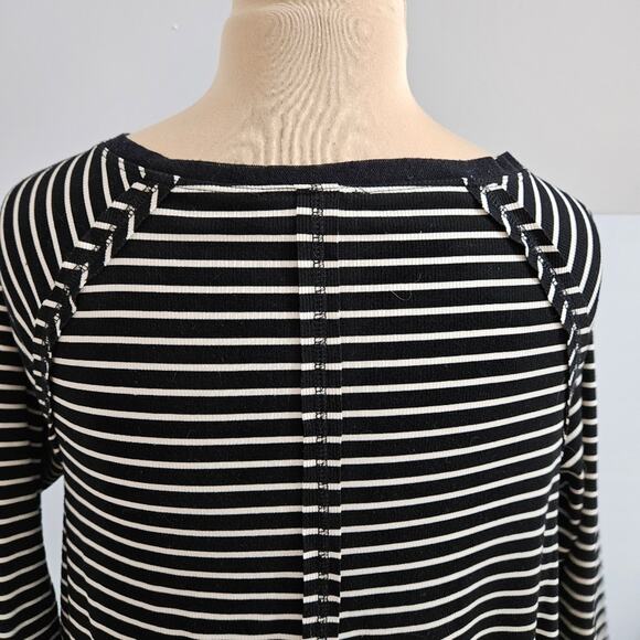 Weekend Suzanne Betro Black White Striped Exposed Seam V Neck Tunic Top Large - Picture 6 of 11